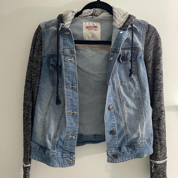 Denim jacket with fabric sleeves - Picture 1 of 6